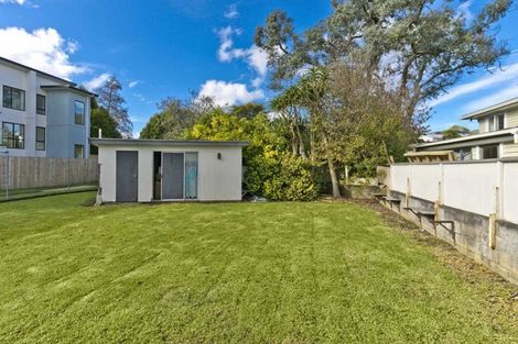 Photo of property in 11 Preston Avenue, Henderson, Auckland, 0610