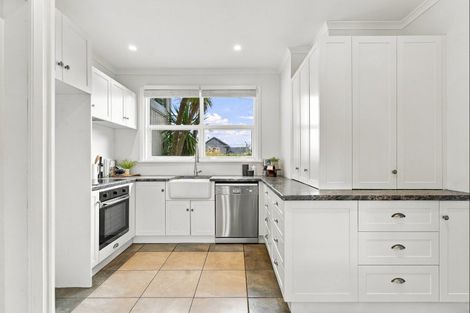 Photo of property in 3 Dickson Crescent, Saint Johns Hill, Whanganui, 4500
