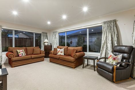 Photo of property in 19 Tongariro Drive, Aotea, Porirua, 5024