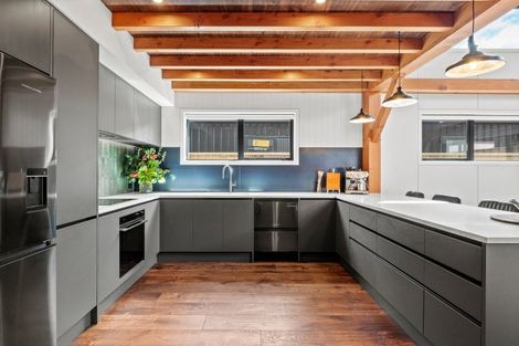 Photo of property in 10 Rushland Road, Jacks Point, 9371