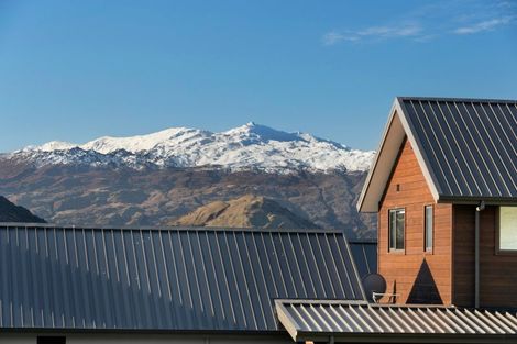 Photo of property in 4 Kinross Lane, Jacks Point, Queenstown, 9371