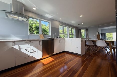 Photo of property in 4 School Road, Plimmerton, Porirua, 5026