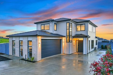 Photo of property in 76 Twin Parks Rise, Papakura, 2110