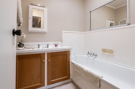 Photo of property in 8a Levaut Place, Half Moon Bay, Auckland, 2012