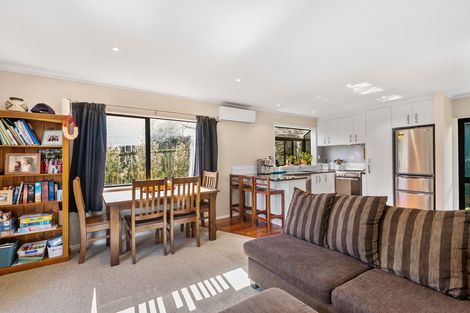 Photo of property in 2/20 Kamara Road, Glen Eden, Auckland, 0602