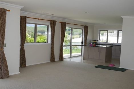 Photo of property in 31 Sumner Terrace, Aotea, Porirua, 5024