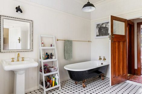 Photo of property in 1909 Tiniroto Road, Waerengaokuri, Manutuke, 4072