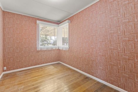 Photo of property in 17 Woodward Avenue, Mangere Bridge, Auckland, 2022