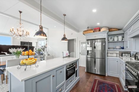 Photo of property in 10 Chestnut Grove, Maungaraki, Lower Hutt, 5010