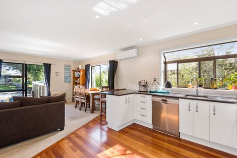 Photo of property in 2/20 Kamara Road, Glen Eden, Auckland, 0602