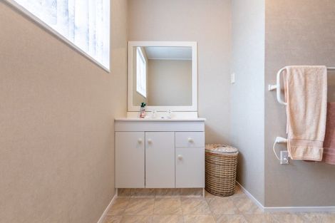 Photo of property in 8b Allardice Street, Dannevirke, 4930