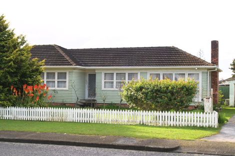 Photo of property in 17 Hallberry Road, Mangere East, Auckland, 2024