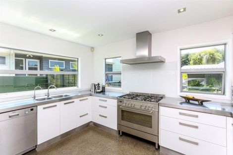 Photo of property in 50 Roto Street, Hurdon, New Plymouth, 4310