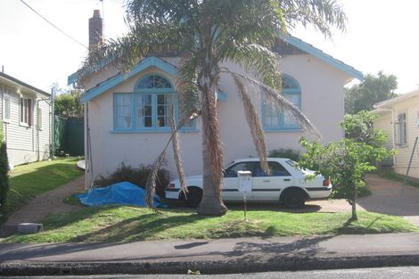 Photo of property in 11 Duders Avenue, Devonport, Auckland, 0624