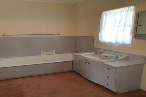 Photo of property in 2/112 Frankley Road, Frankleigh Park, New Plymouth, 4310