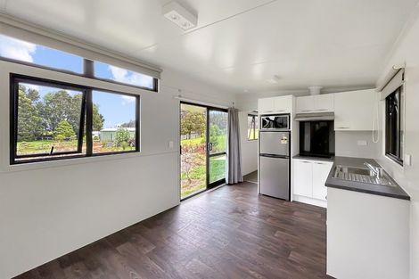 Photo of property in 11a Maury Place, Foxton, 4814