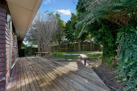 Photo of property in 13 Halcombe Place, Green Bay, Auckland, 0604