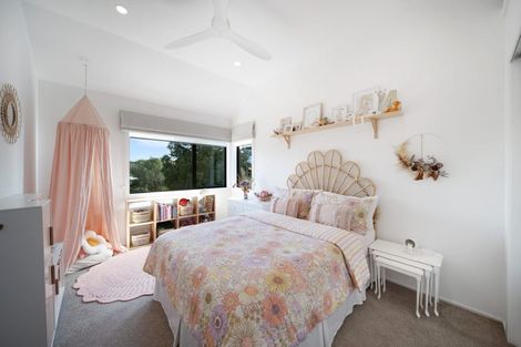 Photo of property in 54 John Gill Road, Shelly Park, Auckland, 2014