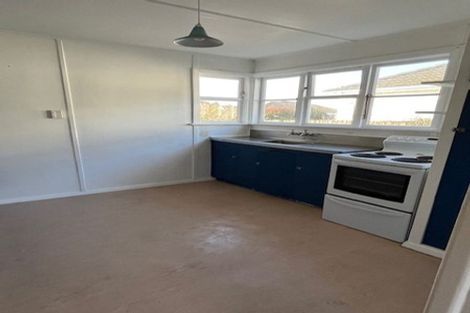 Photo of property in 2/23 Pitcairn Crescent, Bryndwr, Christchurch, 8053