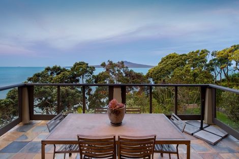 Photo of property in 16 Seacliffe Avenue, Belmont, Auckland, 0622