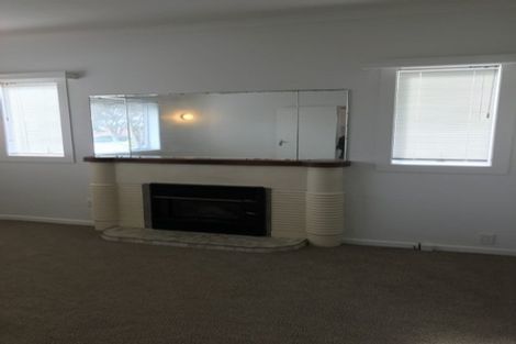 Photo of property in 8 Staveley Avenue, Mount Roskill, Auckland, 1041