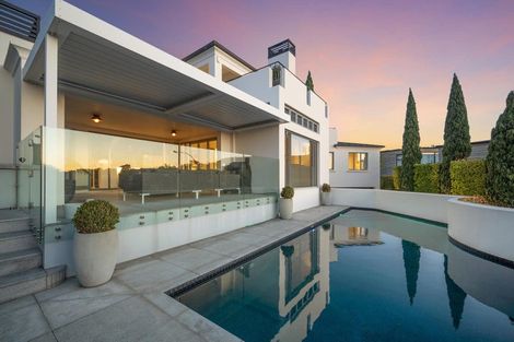 Photo of property in 1 Arthur Crescent, Hauraki, Auckland, 0622