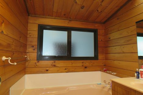 Photo of property in 50 Mckenzie Street, Geraldine, 7930