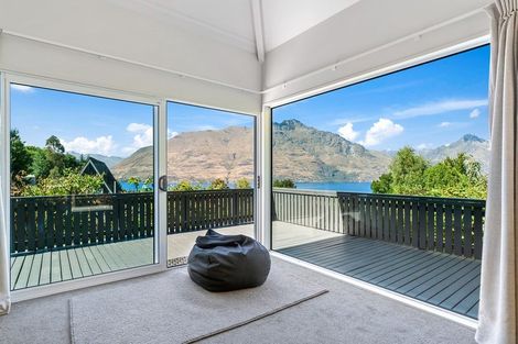 Photo of property in 8 Arawata Terrace, Fernhill, Queenstown, 9300