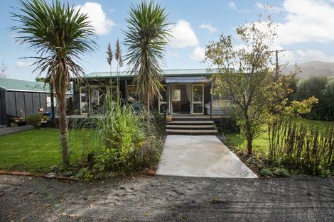 Photo of property in 24 Blake Street, Porangahau, 4293