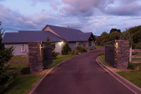 Photo of property in 9 Orakei Road, Kelvin Grove, Palmerston North, 4470