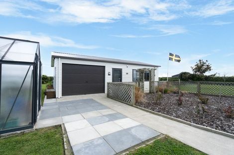 Photo of property in 9 Ruapai Drive, Levin, 5571