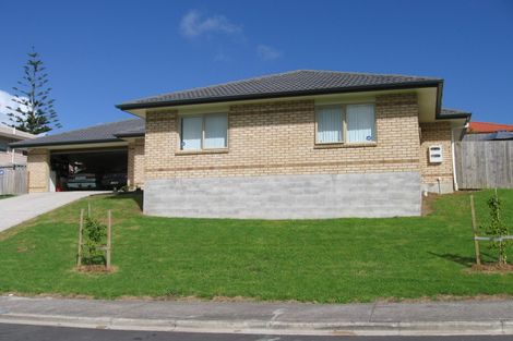 Photo of property in 34 Zefiro Drive, Massey, Auckland, 0614