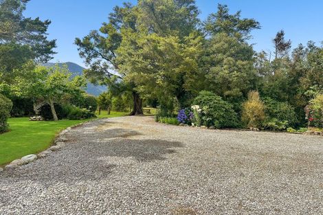 Photo of property in 22 Petersen Road, Harihari, 7884