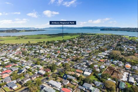 Photo of property in 9 Muir Avenue, Mangere Bridge, Auckland, 2022