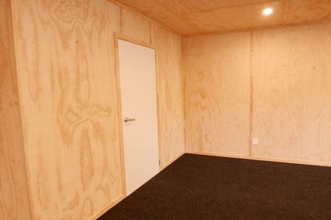 Photo of property in 100 Cole Street, Dannevirke, 4930