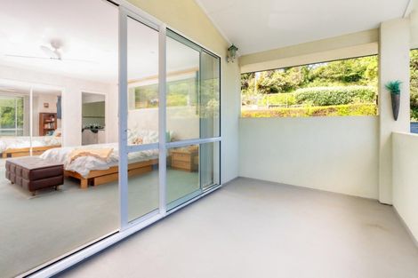 Photo of property in 8 Boscobel Lane, Tawa, Wellington, 5028