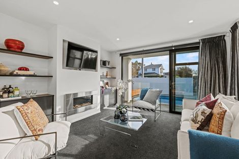 Photo of property in 62 Straven Road, Fendalton, Christchurch, 8014