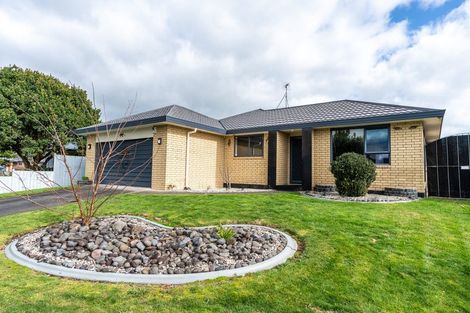 Photo of property in 3 Aldershot Place, Nawton, Hamilton, 3200