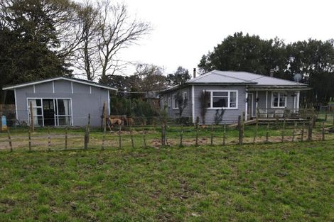 Photo of property in 141 Valley Road, Woodville, 4998