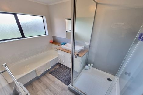 Photo of property in 162 Walter Strevens Drive, Conifer Grove, Takanini, 2112