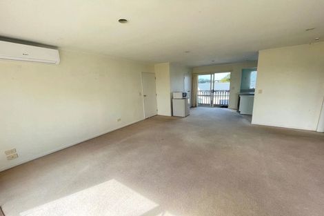 Photo of property in 1 Graham Collins Drive, Windsor Park, Auckland, 0632