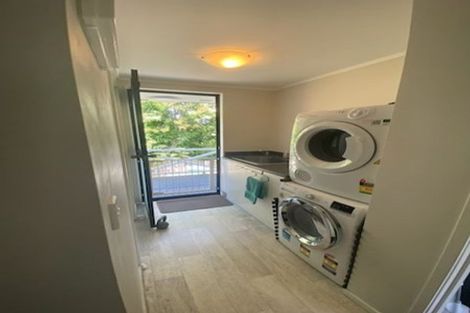 Photo of property in 2/14 Thalia Place, Totara Vale, Auckland, 0629