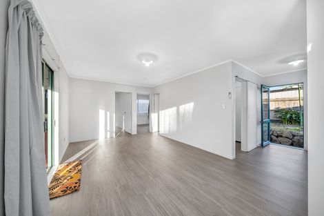 Photo of property in 38 Pinedale Place, Henderson, Auckland, 0610