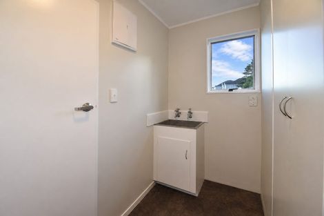 Photo of property in 27 Wallace Road, Ranui, Auckland, 0612