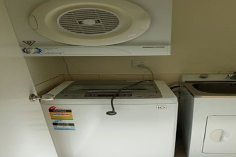 Photo of property in 8d Schnapper Rock Road, Schnapper Rock, Auckland, 0632