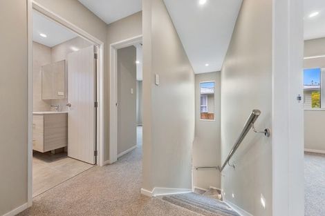 Photo of property in 47d Gossamer Drive, Pakuranga Heights, Auckland, 2010