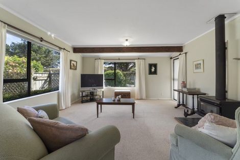 Photo of property in 40 Walton Avenue, Waikanae, 5036
