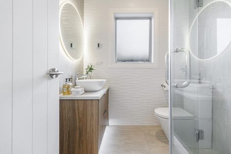 Photo of property in 2 Caldwell Place, Pinehill, Auckland, 0632