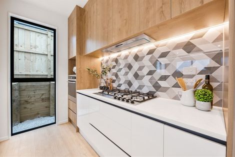 Photo of property in 76 Tir Conaill Avenue, Flat Bush, Auckland, 2019