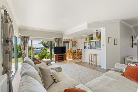 Photo of property in 128 Wairau Road, Oakura, 4314